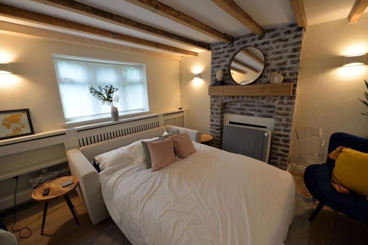 Beautiful House And Elevated Garden In Bridgnorthヴィラ エクステリア 写真