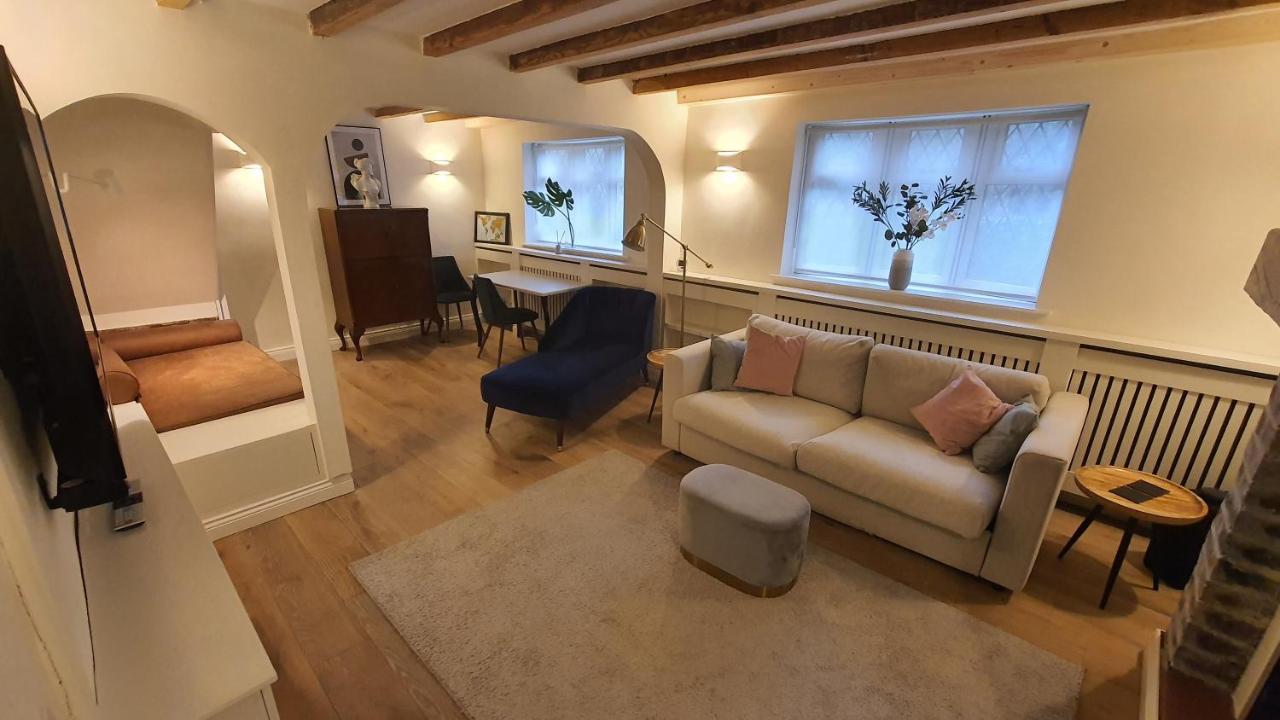 Beautiful House And Elevated Garden In Bridgnorthヴィラ エクステリア 写真